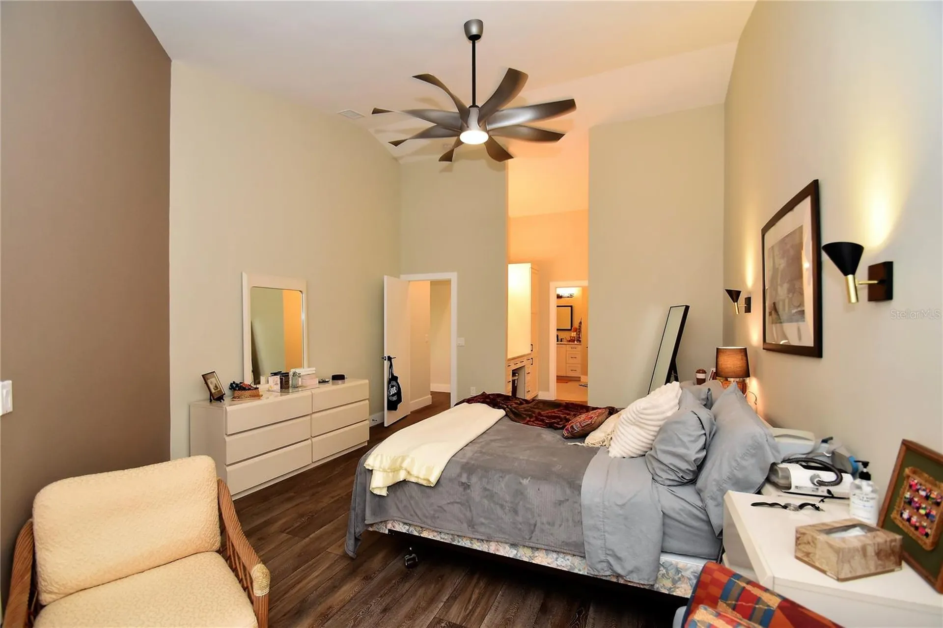 1631 Starling Drive Sarasota FL 34231