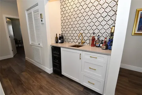 1631 Starling Drive Sarasota FL 34231