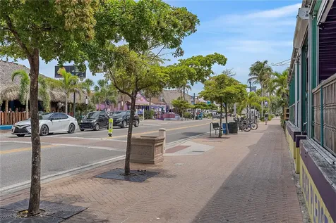 1319 Siesta Bayside Drive Sarasota FL 34242