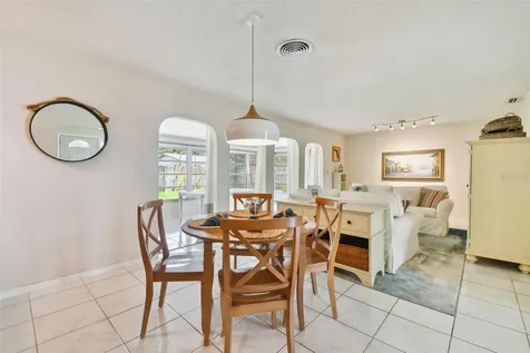 8804 110th Street Seminole FL 33772