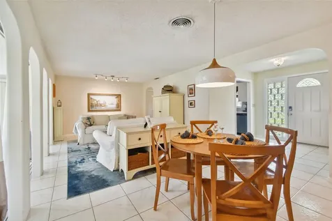 8804 110th Street Seminole FL 33772