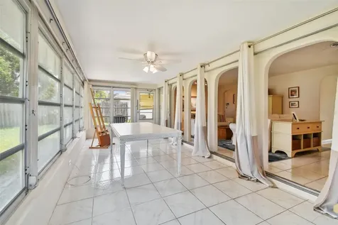 8804 110th Street Seminole FL 33772