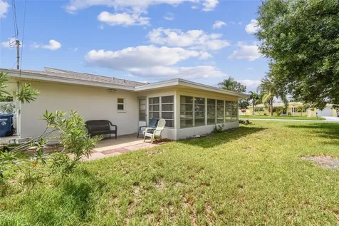 8804 110th Street Seminole FL 33772
