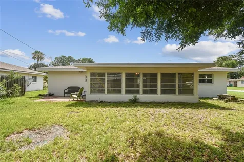 8804 110th Street Seminole FL 33772