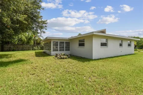 8804 110th Street Seminole FL 33772