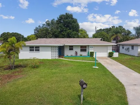 8804 110th Street Seminole FL 33772