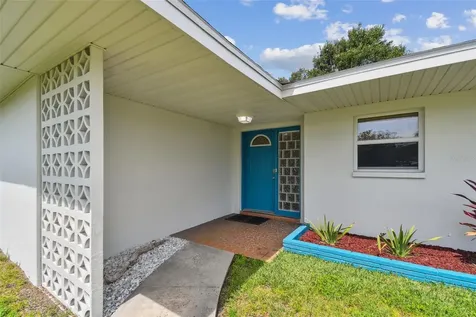 8804 110th Street Seminole FL 33772