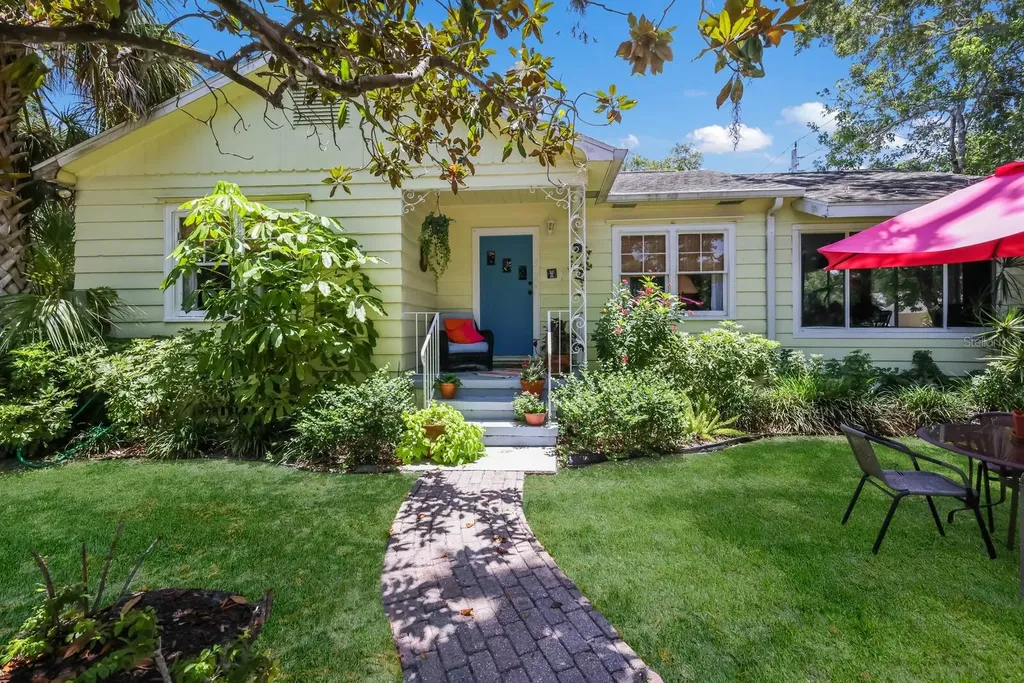 4704 Winchester Drive Sarasota FL 34234