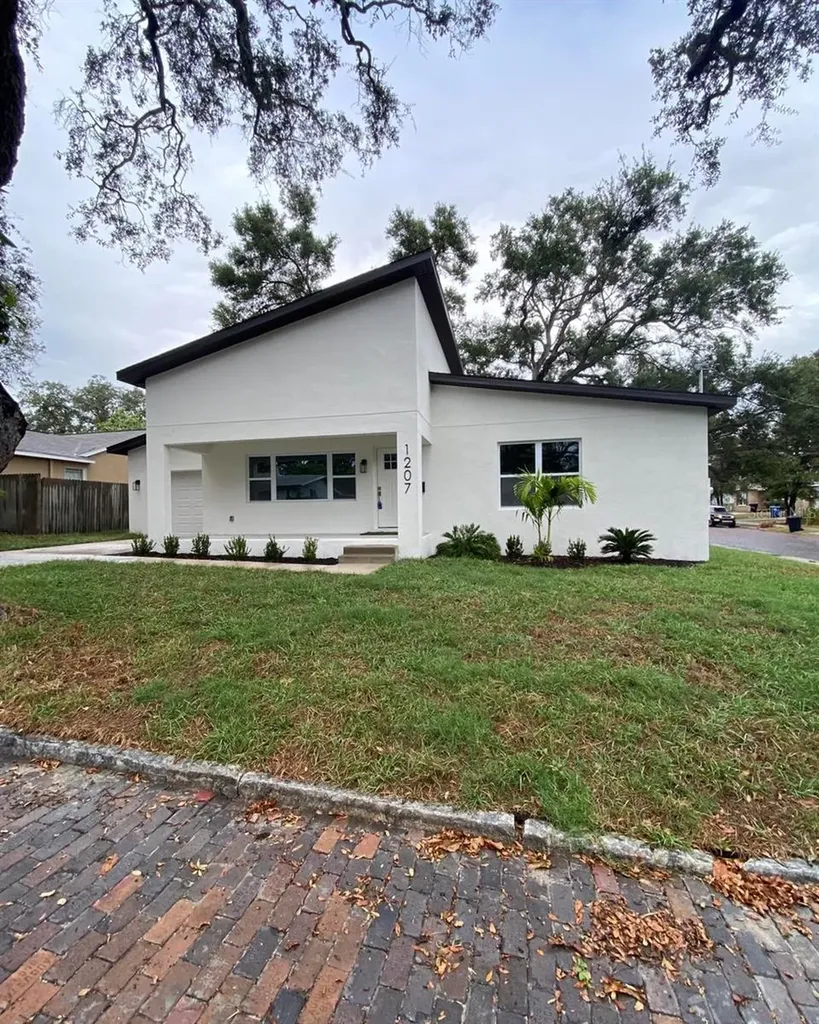 1207 19th Avenue S St Petersburg FL 33705
