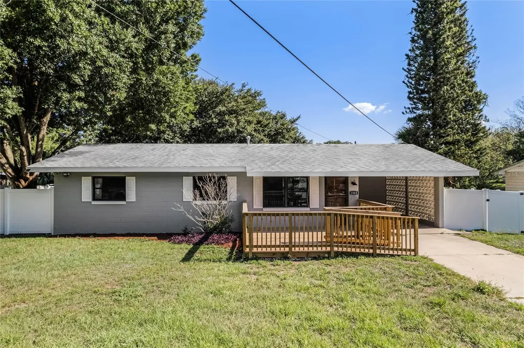 1313 Maugans Avenue Leesburg FL 34748