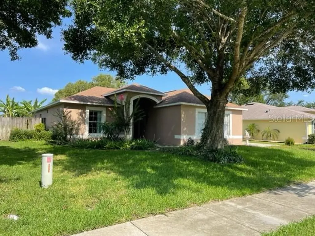 305 Winding Cove Avenue Apopka FL 32703