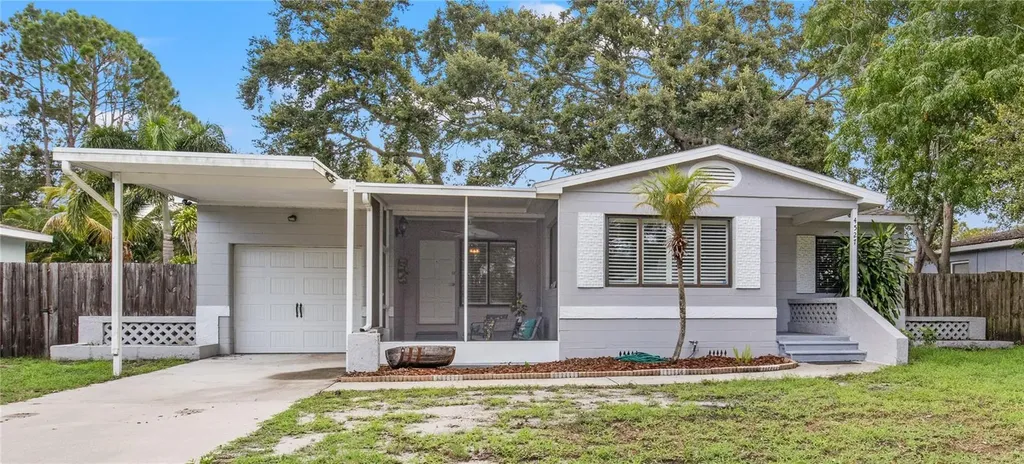 4527 Yardley Avenue N St Petersburg FL 33713