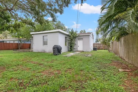 4527 Yardley Avenue N St Petersburg FL 33713