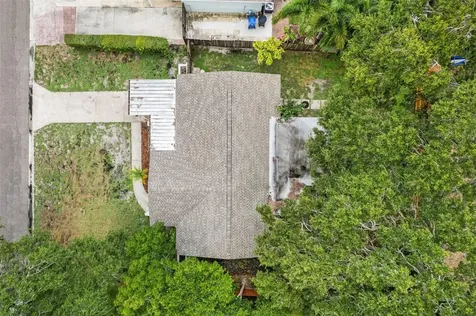 4527 Yardley Avenue N St Petersburg FL 33713