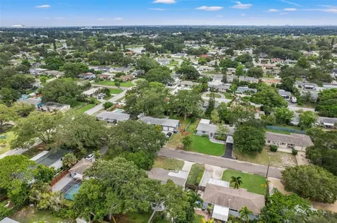 4527 Yardley Avenue N St Petersburg FL 33713