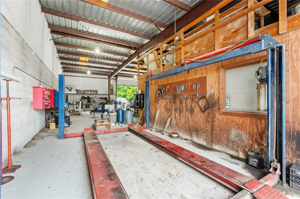 15804 Us Highway 301 Dade City FL 33523