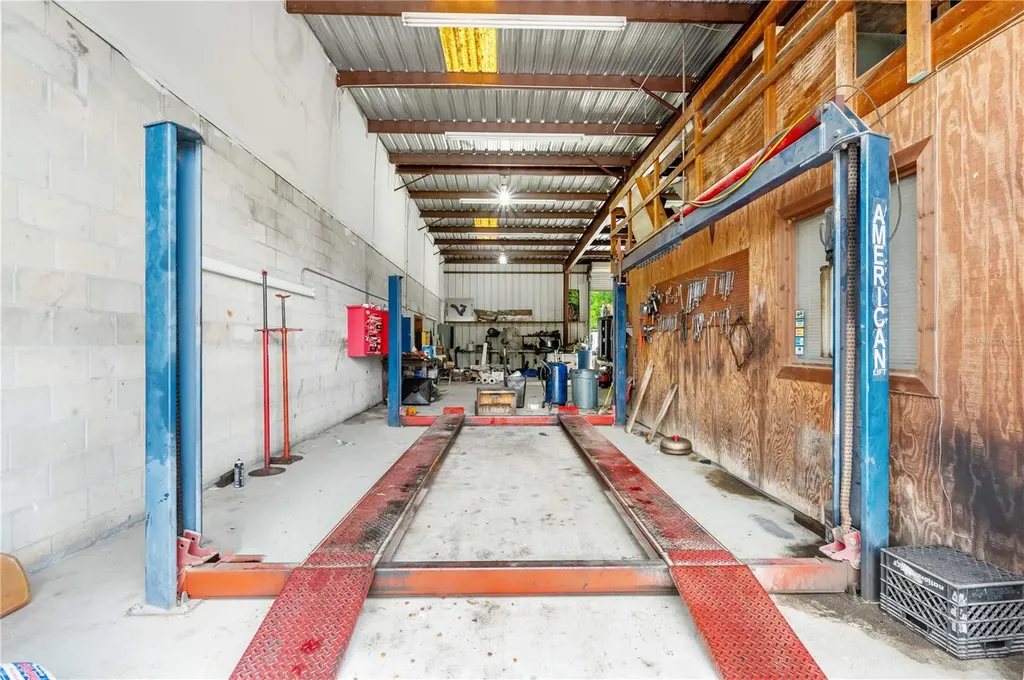 15804 Us Highway 301 Dade City FL 33523