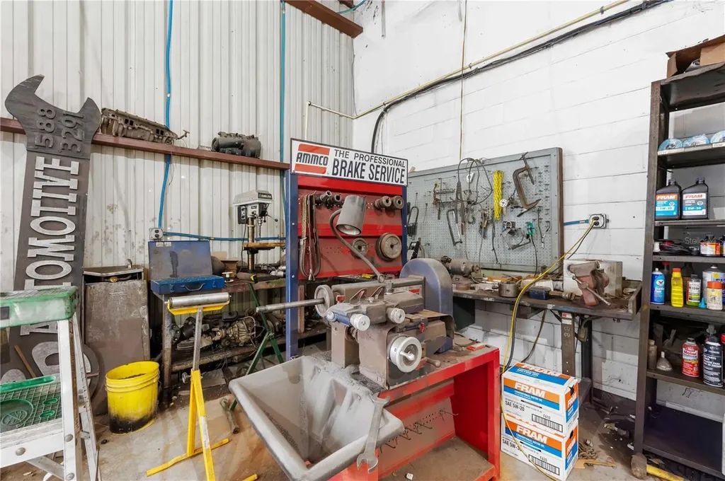 15804 Us Highway 301 Dade City FL 33523