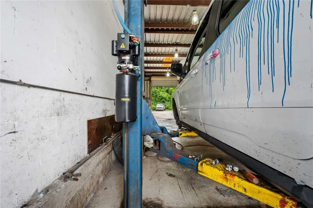 15804 Us Highway 301 Dade City FL 33523