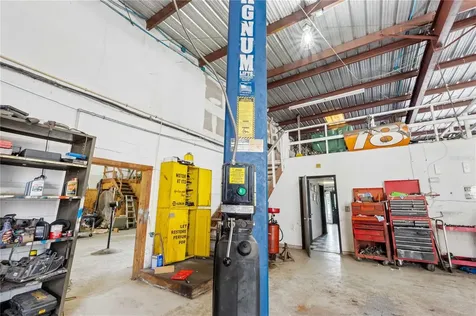 15804 Us Highway 301 Dade City FL 33523