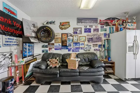 15804 Us Highway 301 Dade City FL 33523