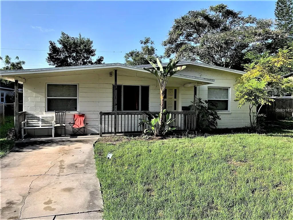 5534 Dartmouth Avenue N St Petersburg FL 33710