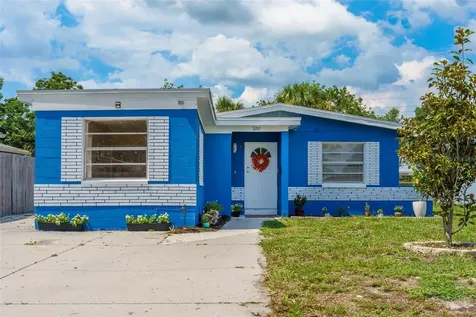 7313 34th Avenue N St Petersburg FL 33710
