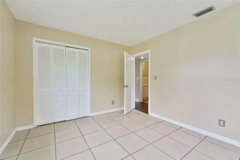 7313 34th Avenue N St Petersburg FL 33710