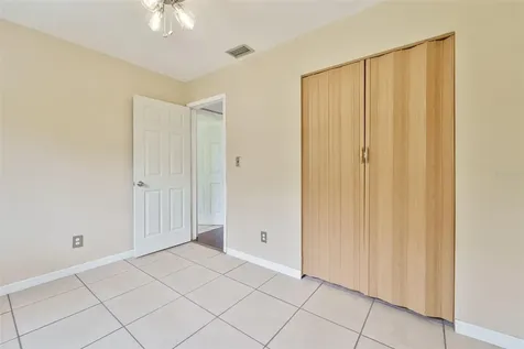 7313 34th Avenue N St Petersburg FL 33710