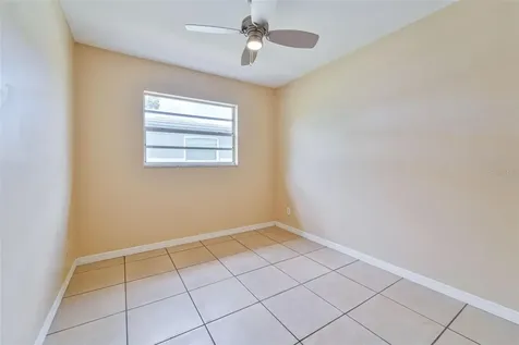 7313 34th Avenue N St Petersburg FL 33710