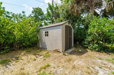 7313 34th Avenue N St Petersburg FL 33710