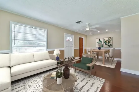 7313 34th Avenue N St Petersburg FL 33710