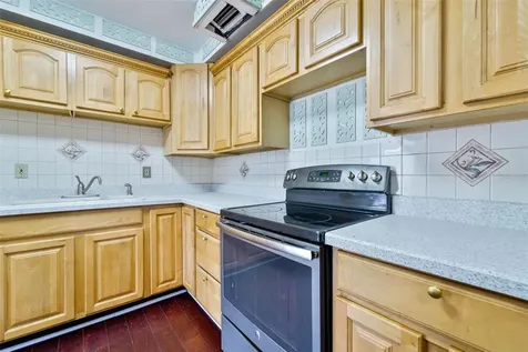 7313 34th Avenue N St Petersburg FL 33710