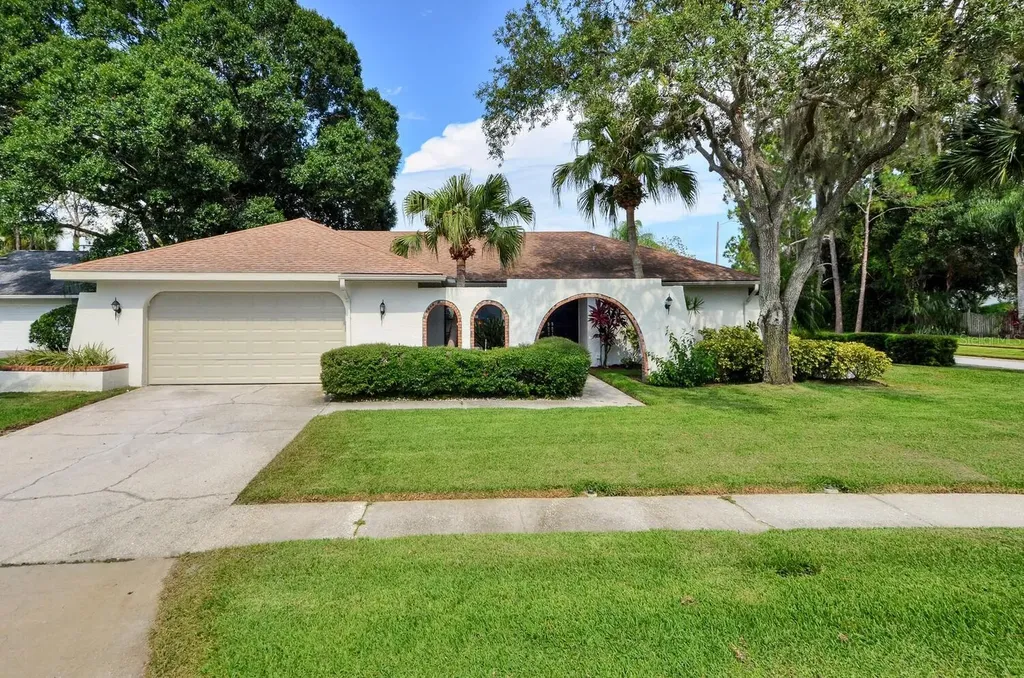 5008 Barrowe Place Tampa FL 33624