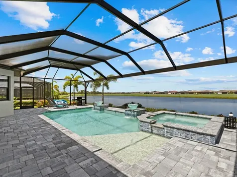 5650 Mulligan Way Bradenton FL 34211