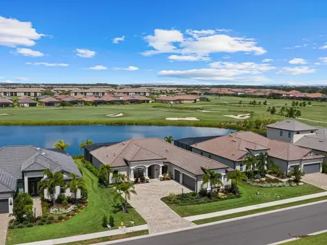 5650 Mulligan Way Bradenton FL 34211