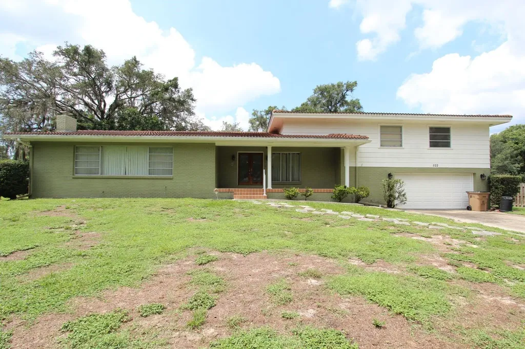 522 S Riverhills Drive Temple Terrace FL 33617