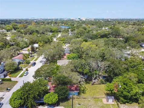 1674 Dartmouth Street Clearwater FL 33755