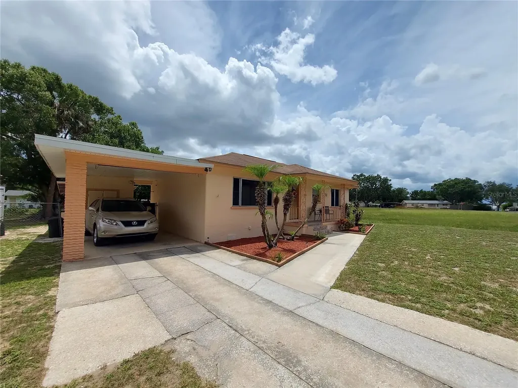 923 Strathmore Place Lake Wales FL 33853
