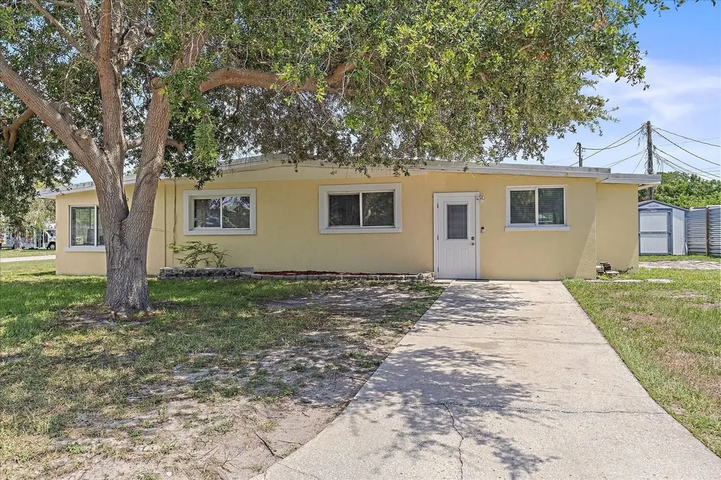 2027 Garden Parkway Bradenton FL 34205