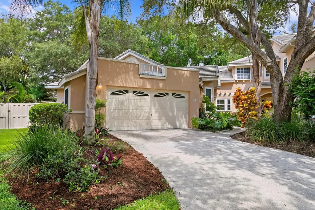 5102 White Pine Circle NE St Petersburg FL 33703