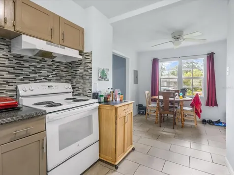 141 W Beresford Avenue Deland FL 32720
