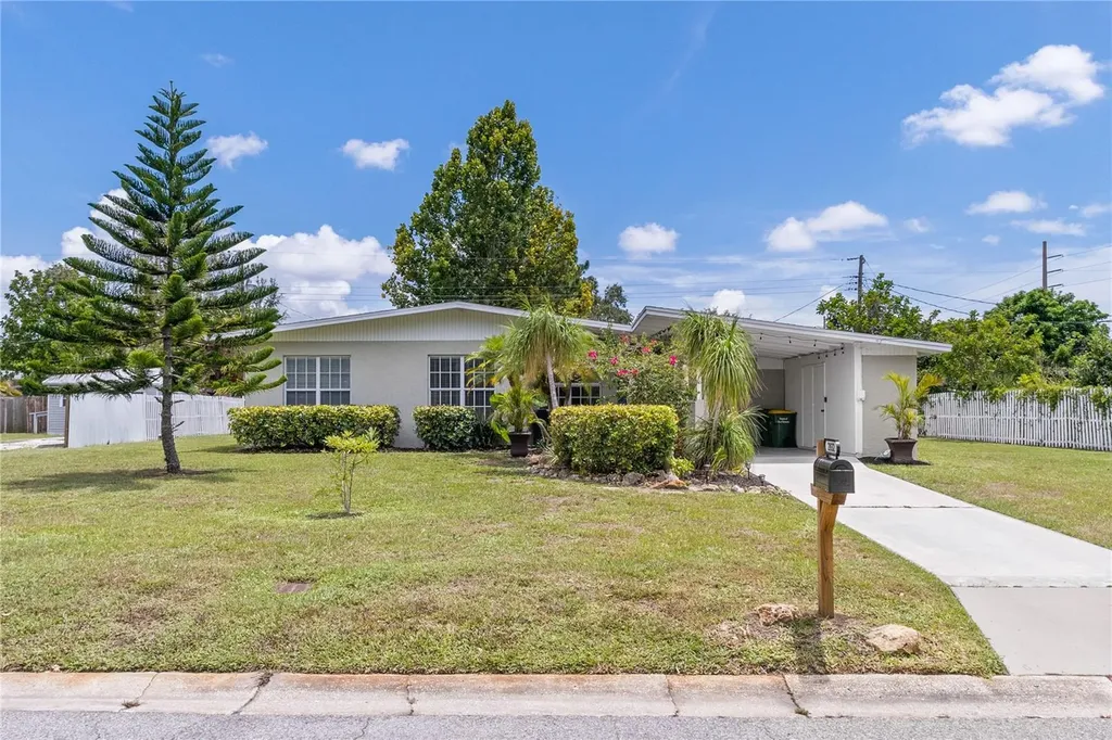 2832 Wood Street Sarasota FL 34237