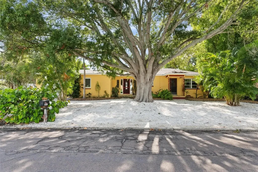 2817 46th Street S Gulfport FL 33711
