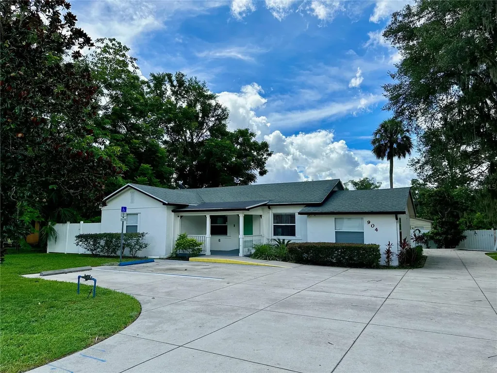 904 W New York Avenue Deland FL 32720