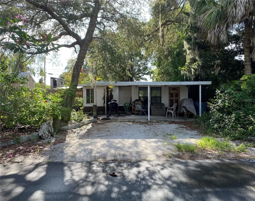 1004 Brookwood Drive S St Petersburg FL 33707