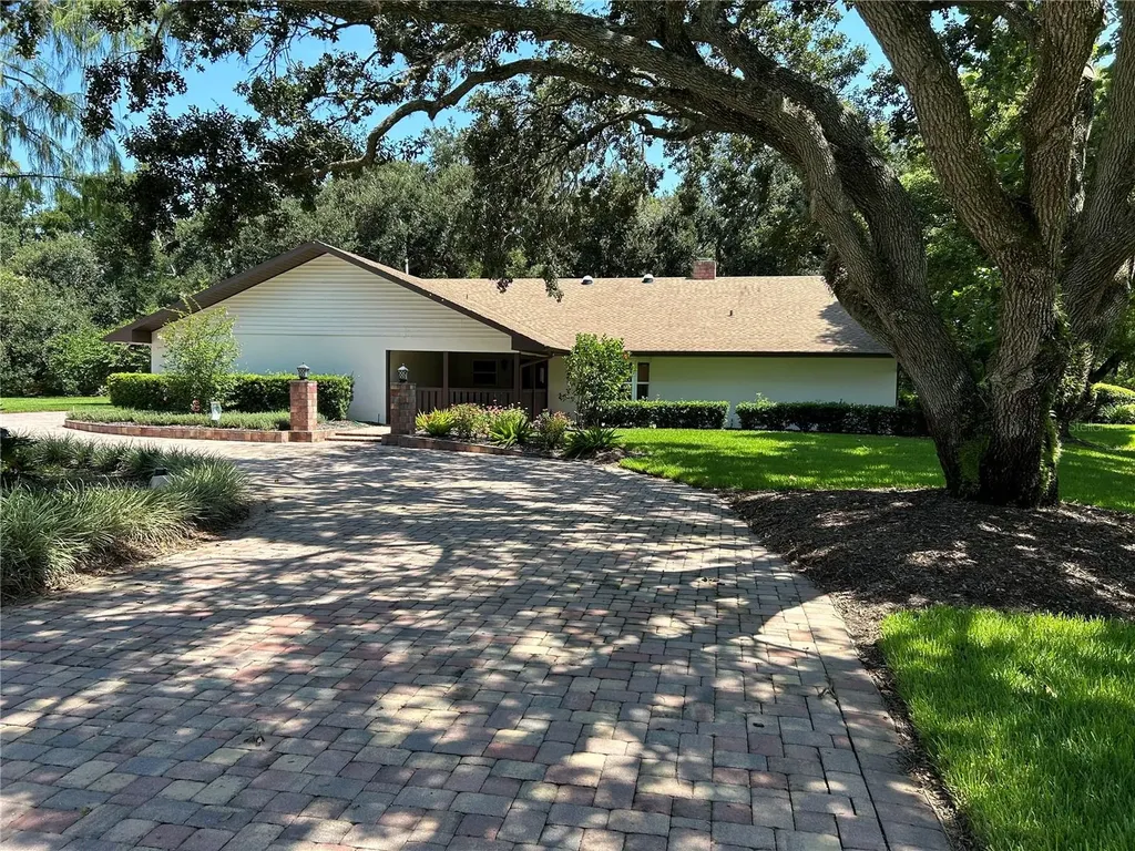 30 Vagabond Lane Winter Haven FL 33881