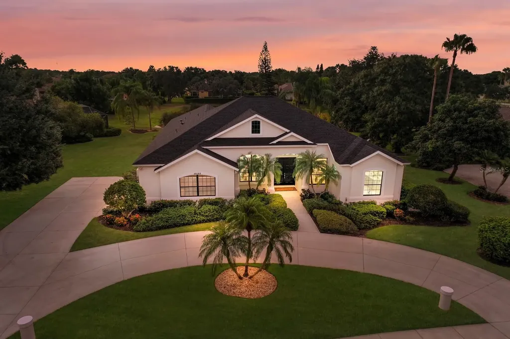 10152 Cherry Hills Avenue Circle Bradenton FL 34202