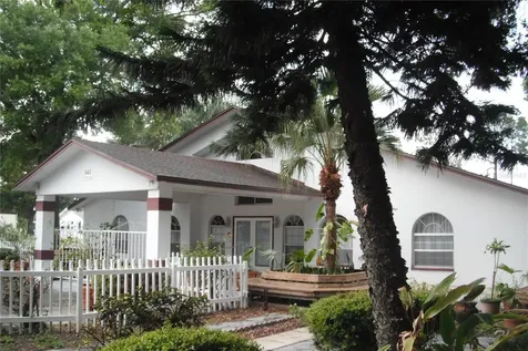 945 7th Street NW Largo FL 33770