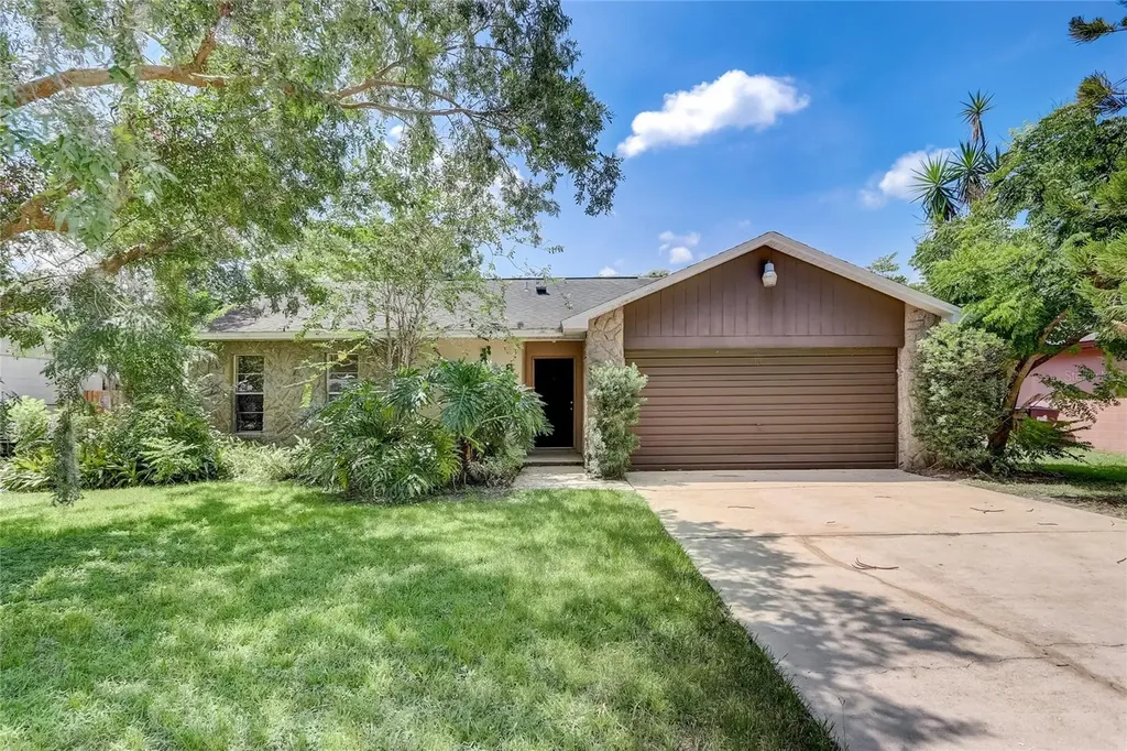8130 Rolling Log Drive Orlando FL 32817